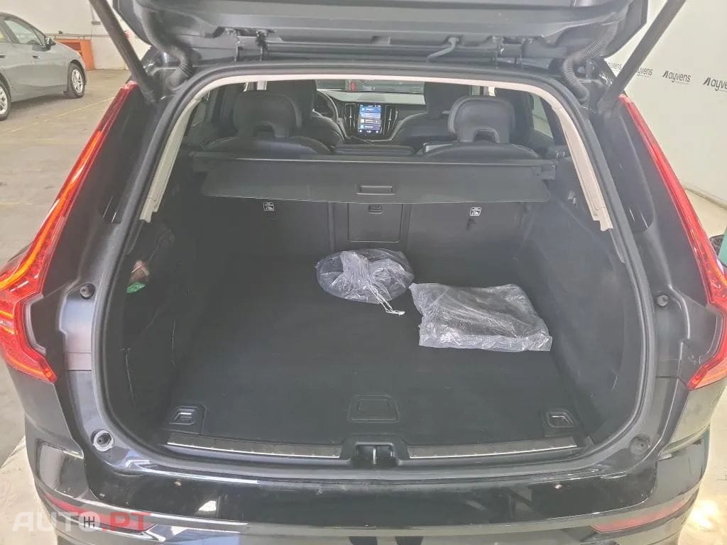 Volvo XC60 2.0 T6 PHEV Plus Dark AWD