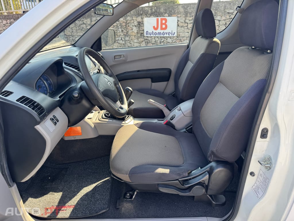 Mitsubishi L200 2.5 DI-D Club Invite 3L 4WD
