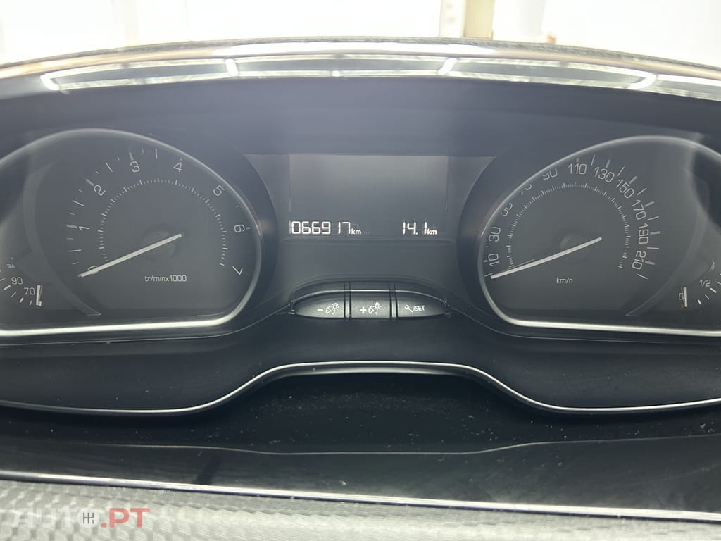 Peugeot 2008 1.2 PureTech Allure