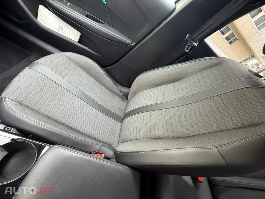 Peugeot 208 Allure