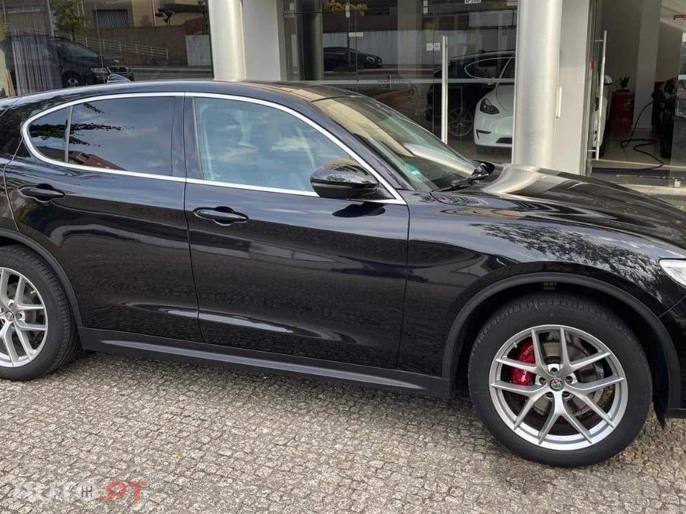 Alfa Romeo Stelvio 2.0 Turbo 16V AT8-Q4 First Edition