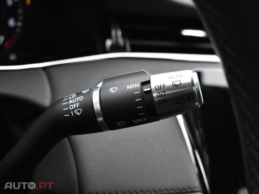 Land Rover Evoque 1.5 P300e AWD R-Dynamic SE Auto