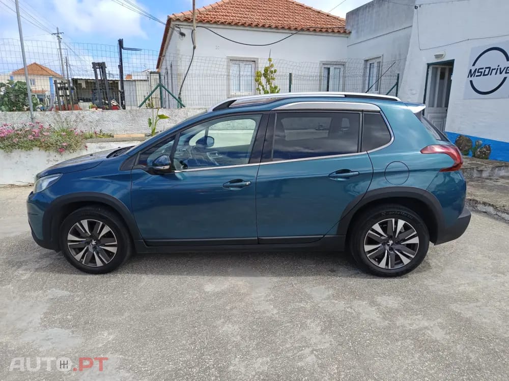 Peugeot 2008 1.2 VTi Active