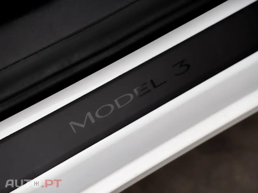 Tesla Model 3 Standard Range Plus RWD