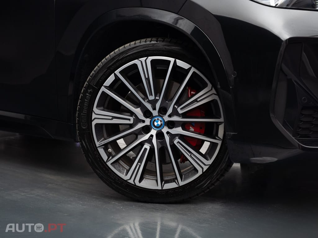 BMW iX1 xDrive30 Pack Desportivo M Pro