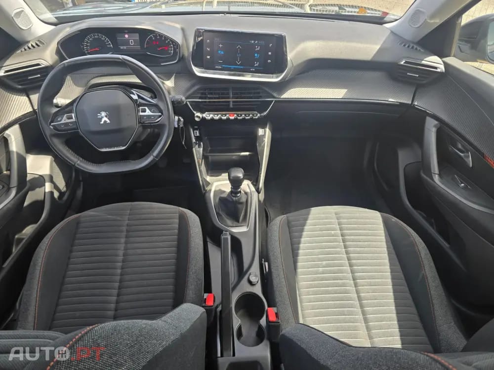Peugeot 2008 Benzin 100 Allure