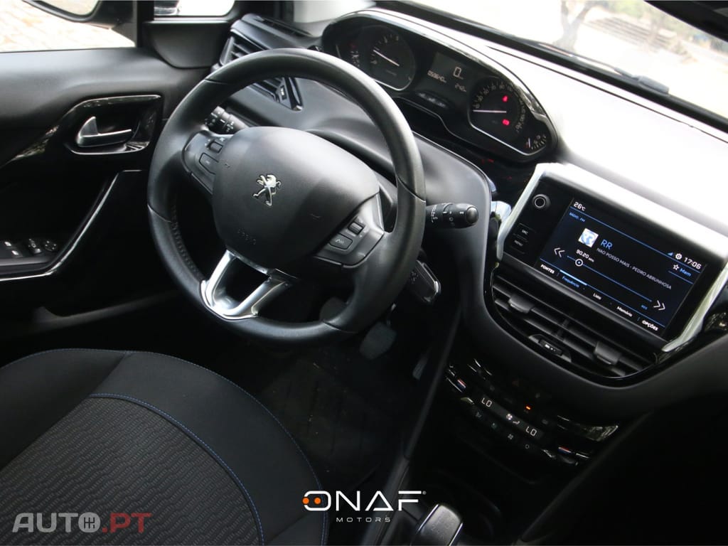 Peugeot 208 1.2 PureTech Signature