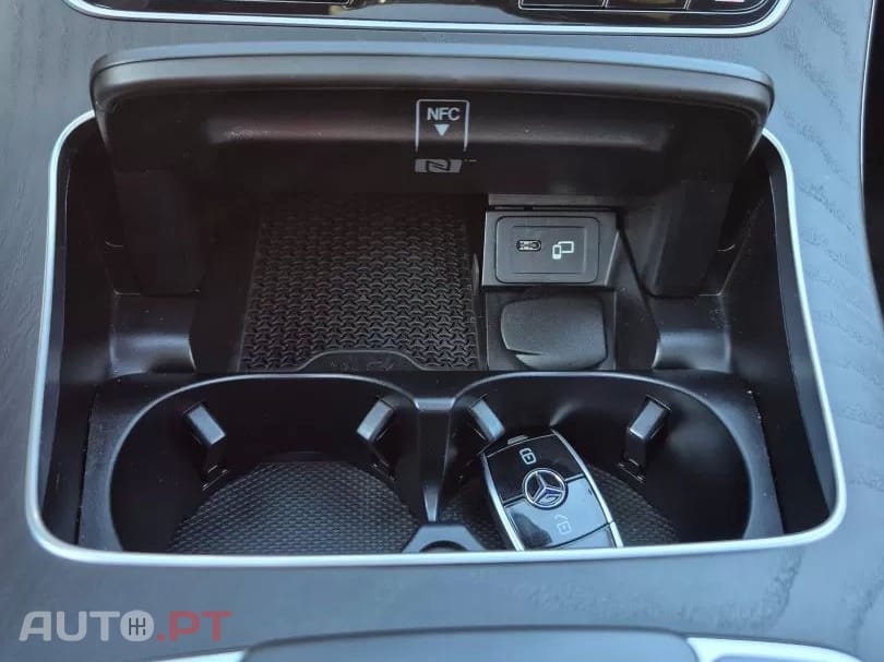 Mercedes-Benz E 300 9G-TRONIC AMG LINE 4 MATIC