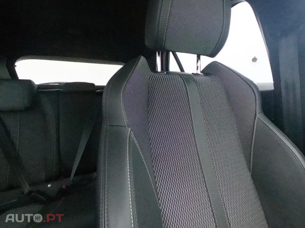 Peugeot 2008 1.2 Hybrid e-DCS6 GT