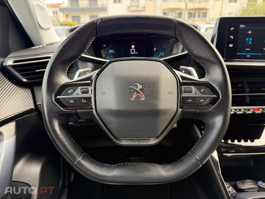 Peugeot 2008 1.5 BlueHDi Allure EAT8