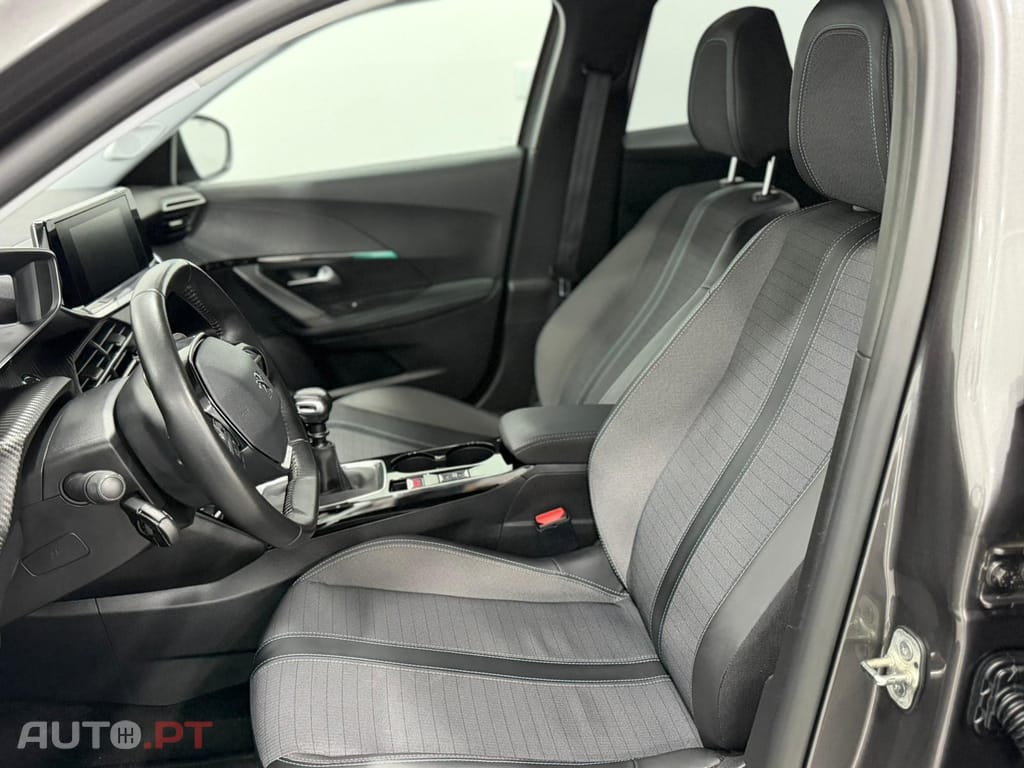 Peugeot 2008 1.5 BlueHDi Allure Pack