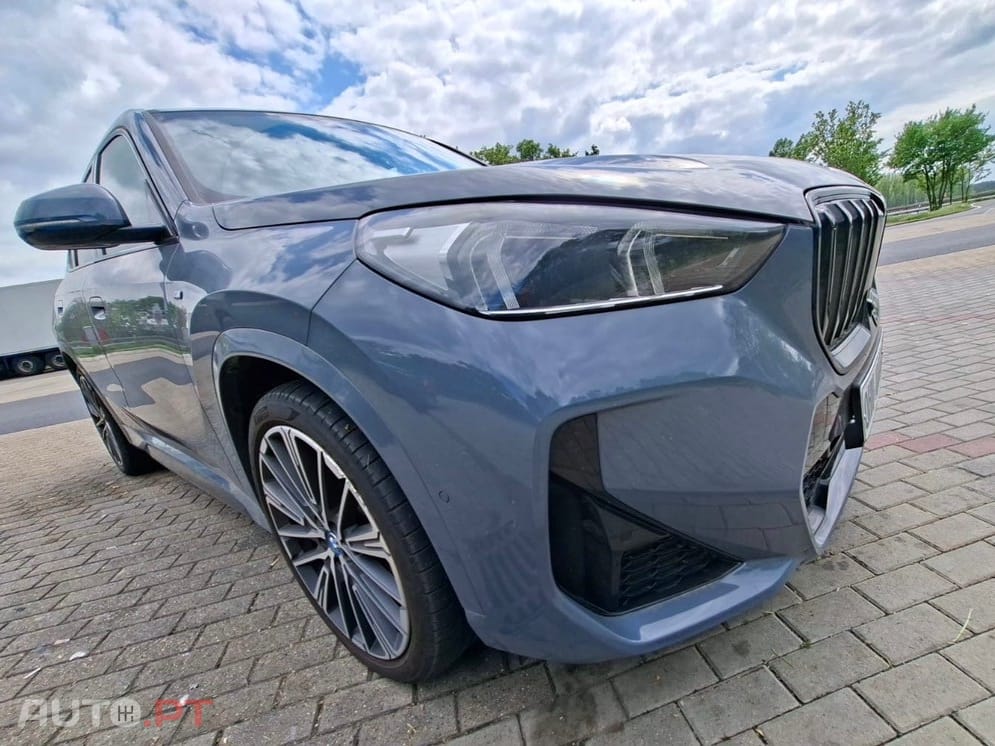 BMW iX1 xDrive30 Pack Desportivo M Pro