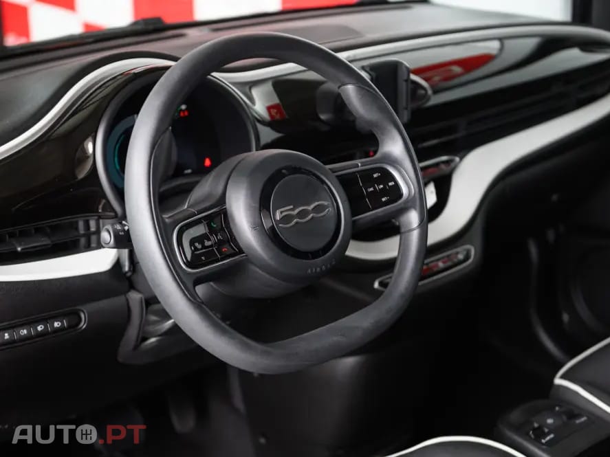 Fiat 500e Action