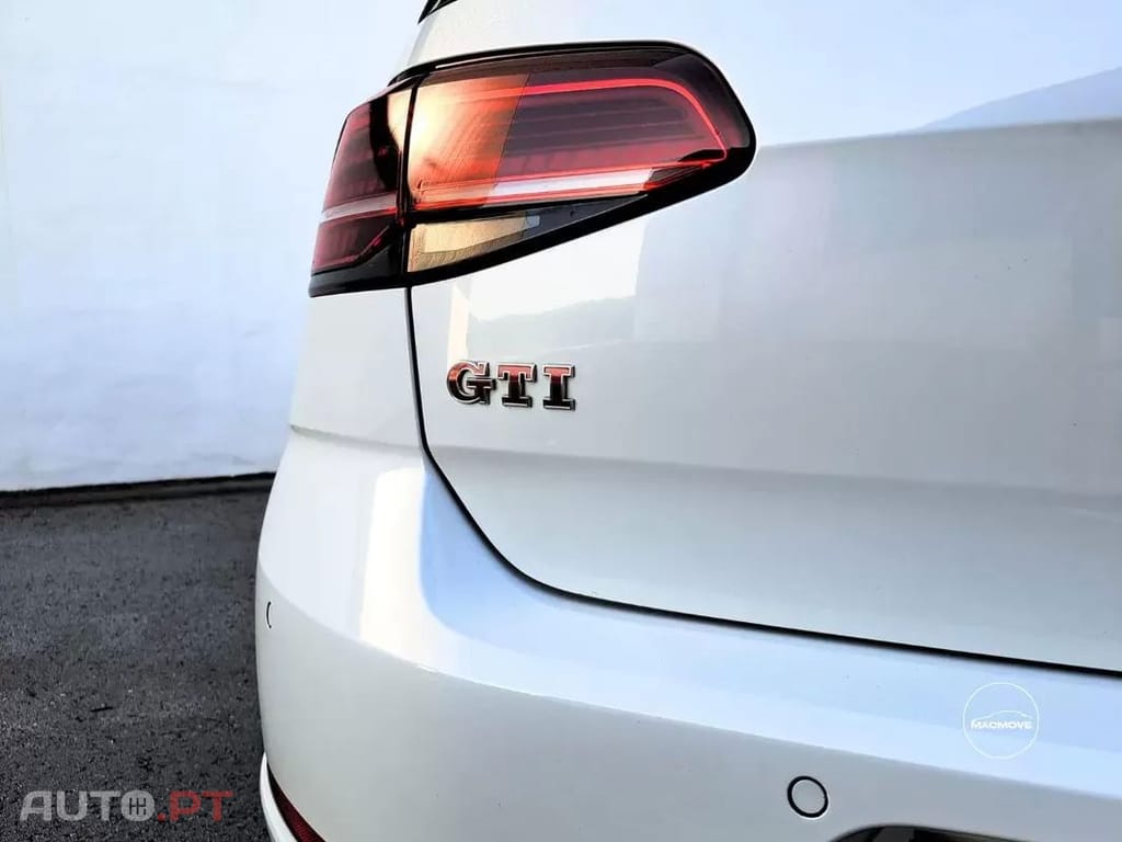 Volkswagen Golf 2.0 TSI GTI Performance