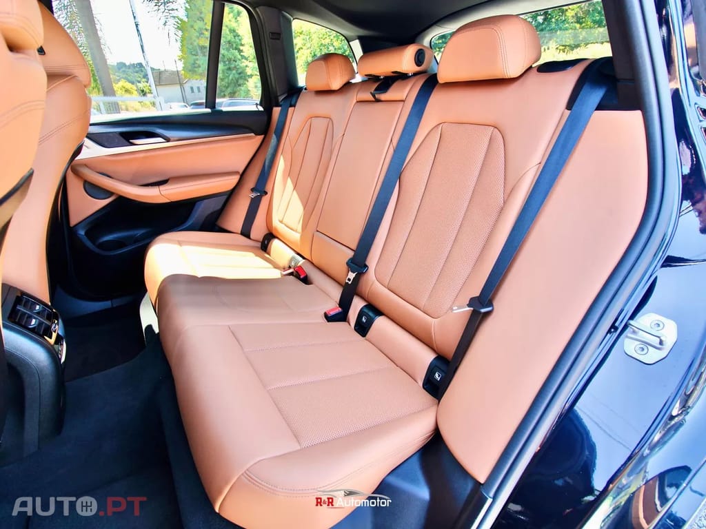 BMW X3 30 e xDrive Pack M — fotografia 13