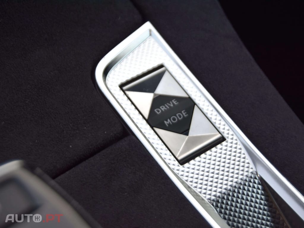 DS DS7 E-Tense Performance Line