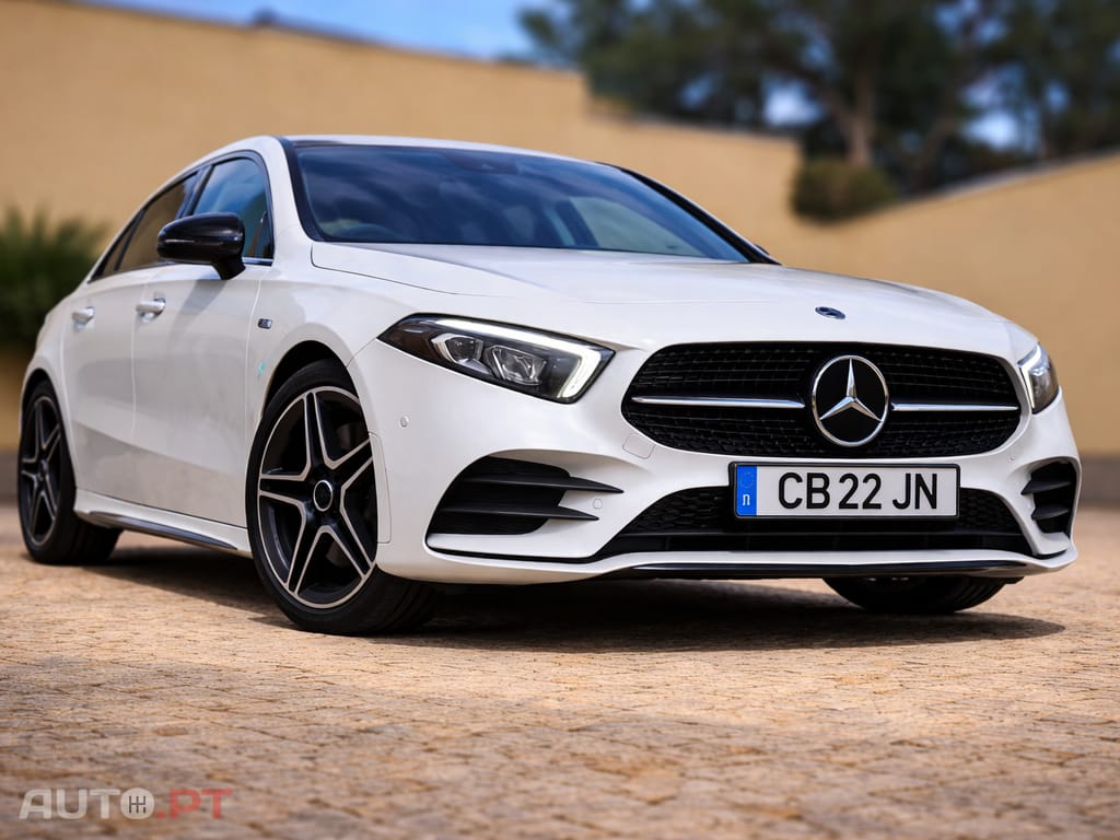 Mercedes-Benz 250 A250 e AMG LINE híbrido plug in 218 cv