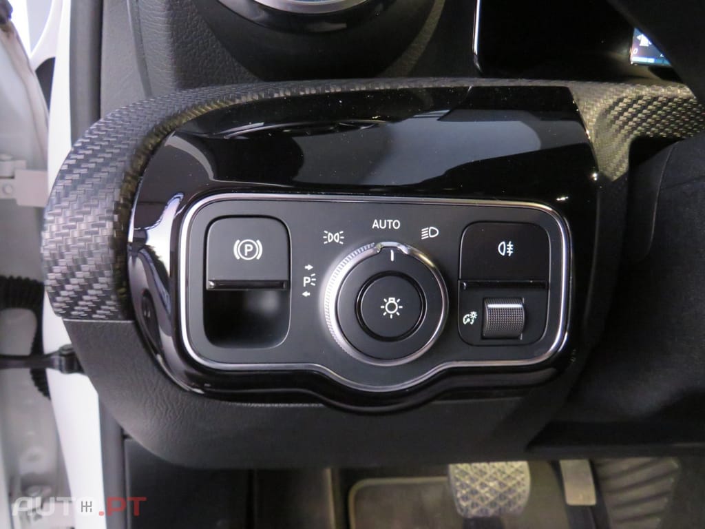 Mercedes-Benz A 180 Automático
