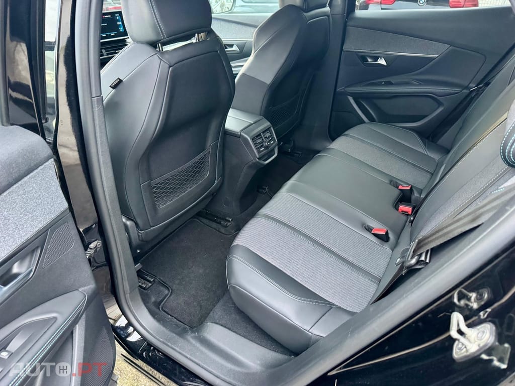 Peugeot 3008 1.5 BlueHDi Allure Pack