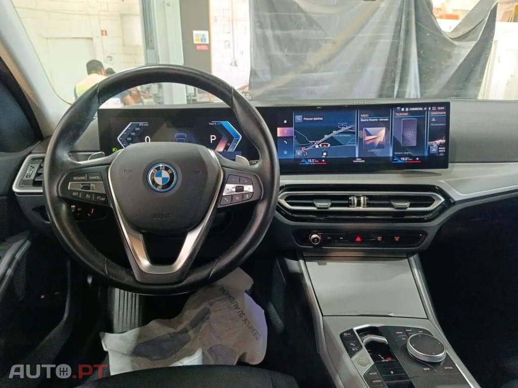 BMW 320 e Touring Auto