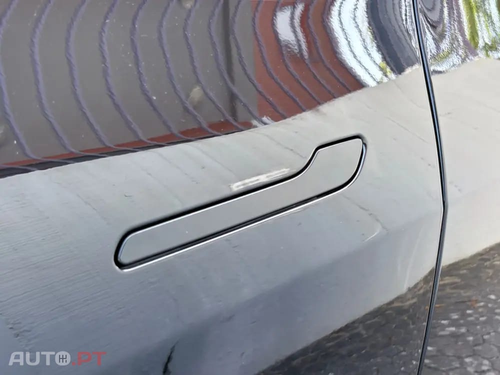 Tesla Model Y Long Range Tração Integral