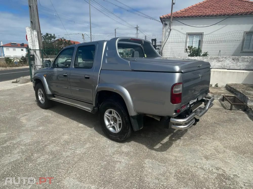 Toyota Hilux 2.5 D4-D Tracker