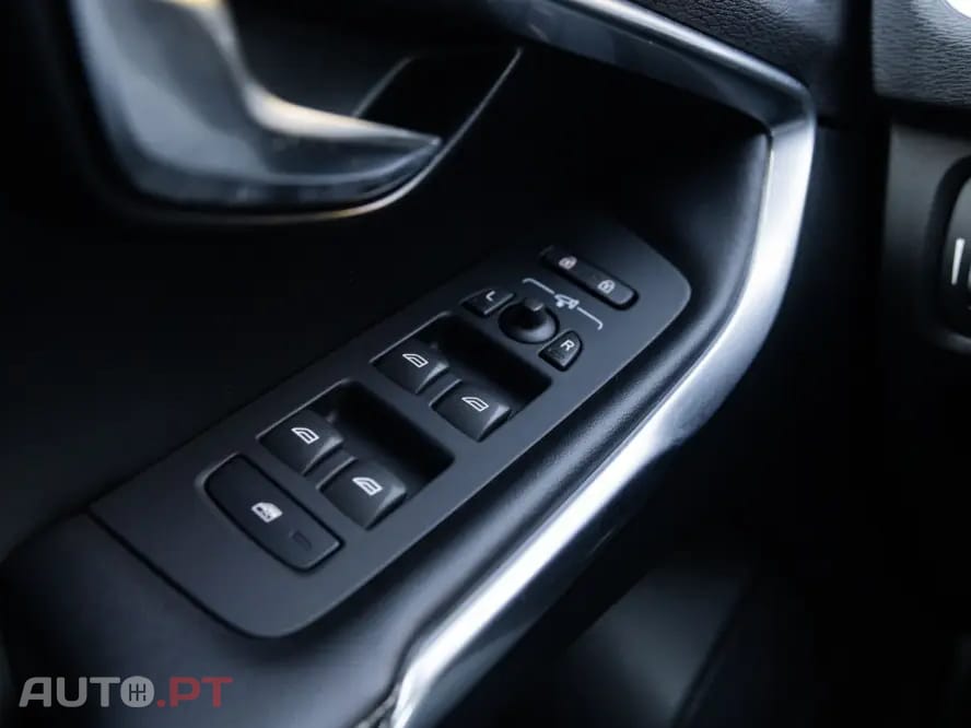 Volvo V40 1.6 D2 R-Design
