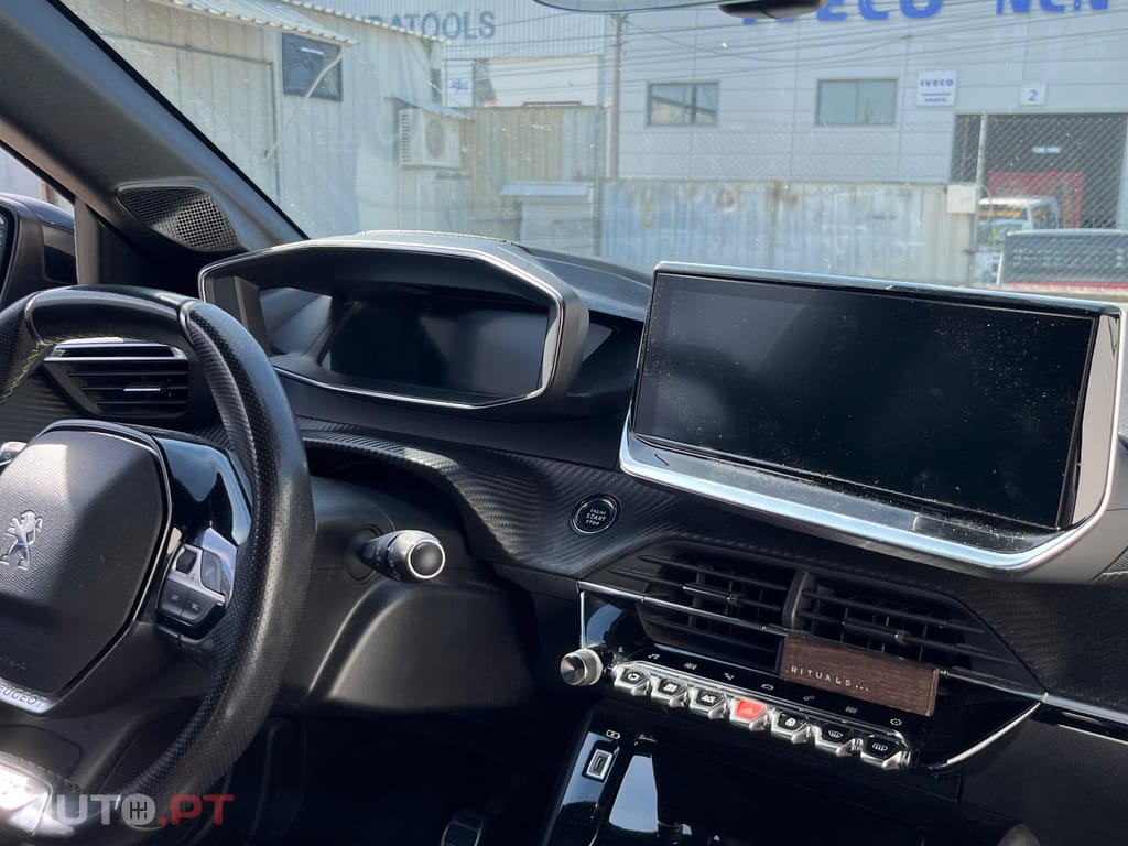 Peugeot 208 Puretech 1.2 GT