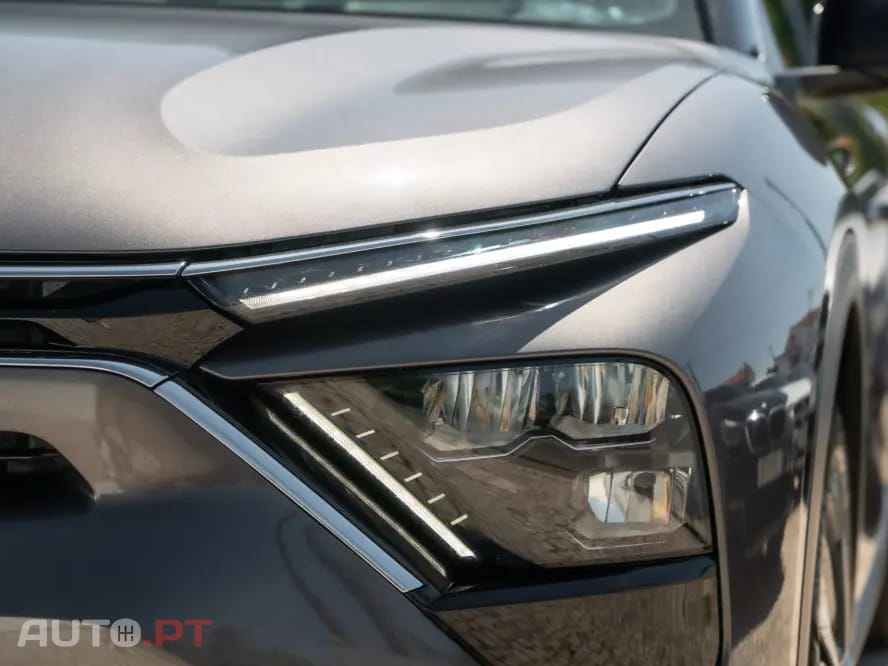 Citroen C5 X 1.6 Hybrid Plus e-EAT8