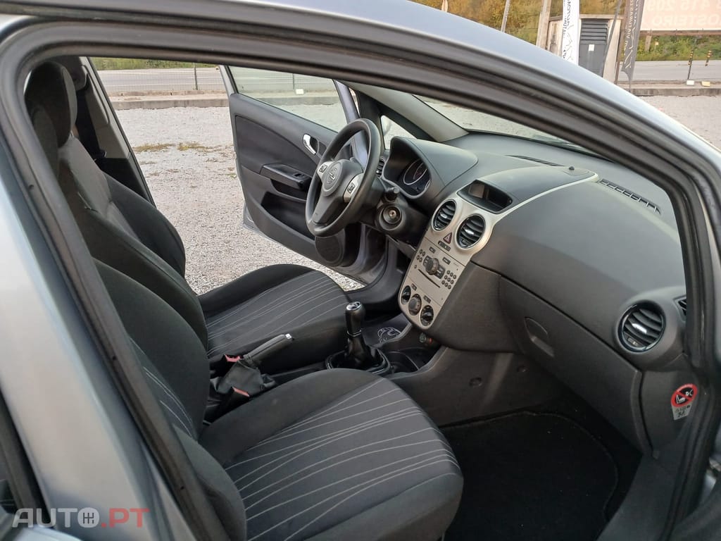 Opel Corsa 1.2 Enjoy
