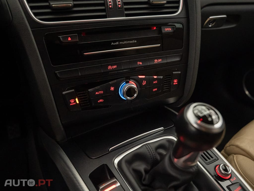 Audi A4 Avant 2.0 TDi S-line