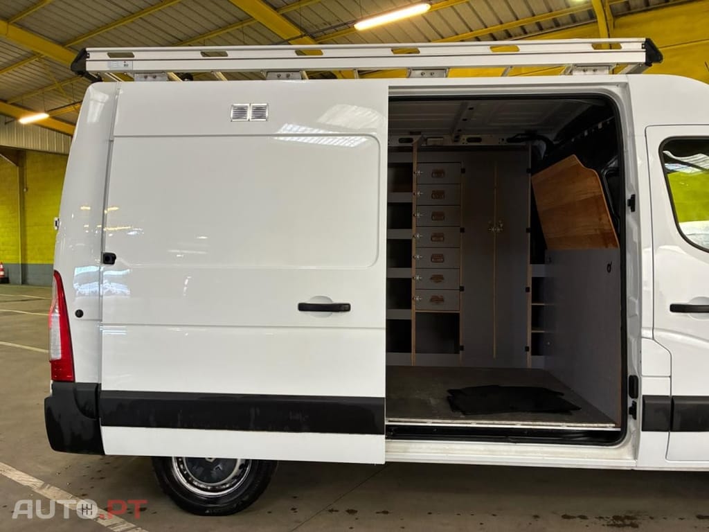 Renault Master 2.3 dCi L2H2 3.5T Grand Confort