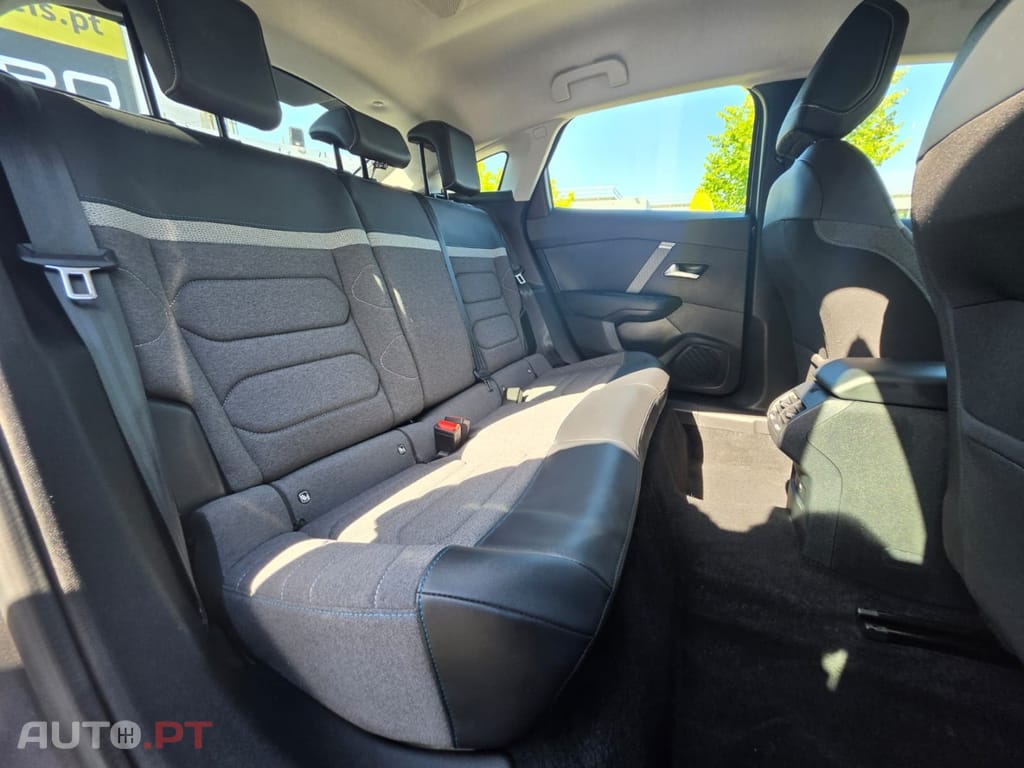 Citroen C4 1.2 PureTech Max EAT8