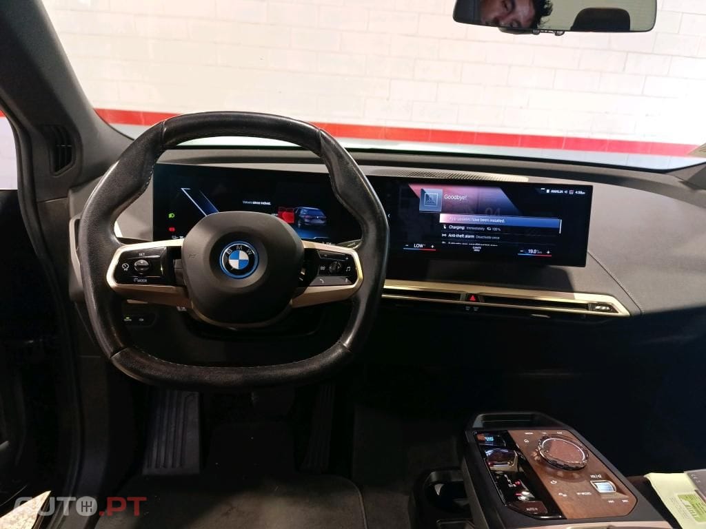 BMW iX xDrive 40
