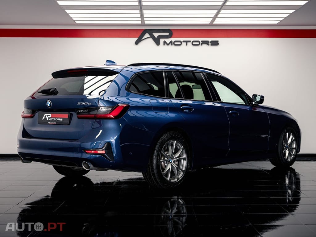 BMW 330 e Touring Line Sport Auto