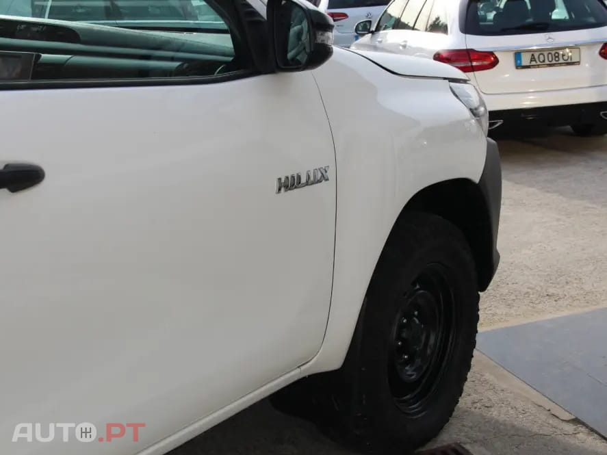 Toyota Hilux 2.4 D-4D 4WD CE CH