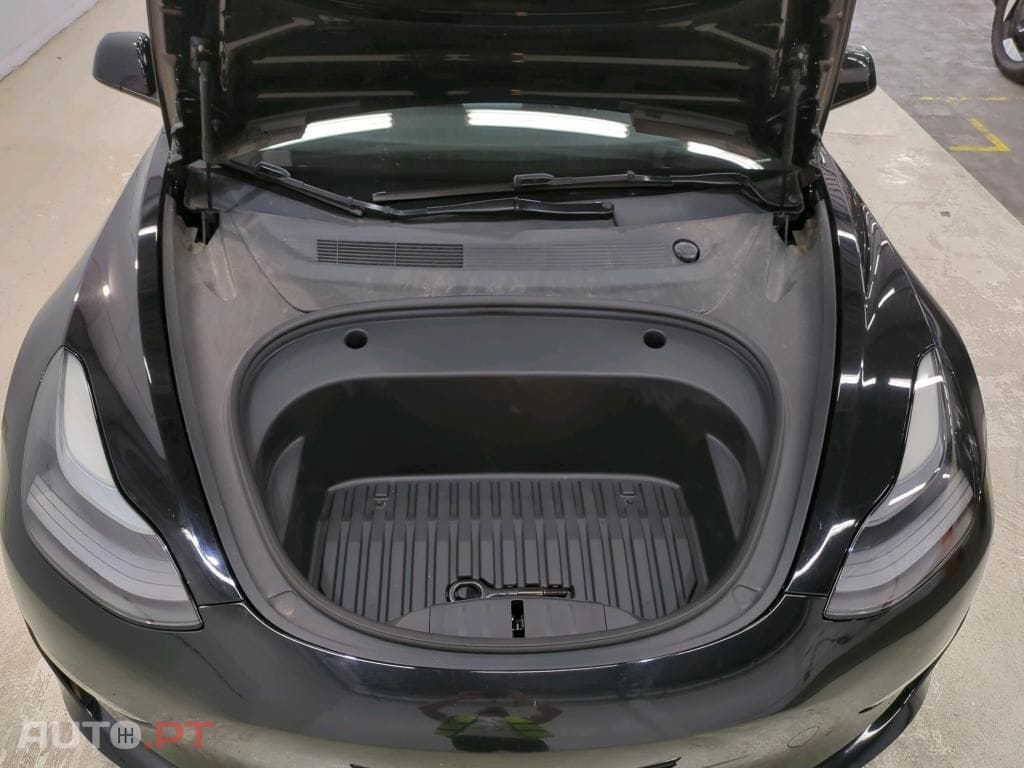 Tesla Model 3 Long-Range Dual Motor AWD