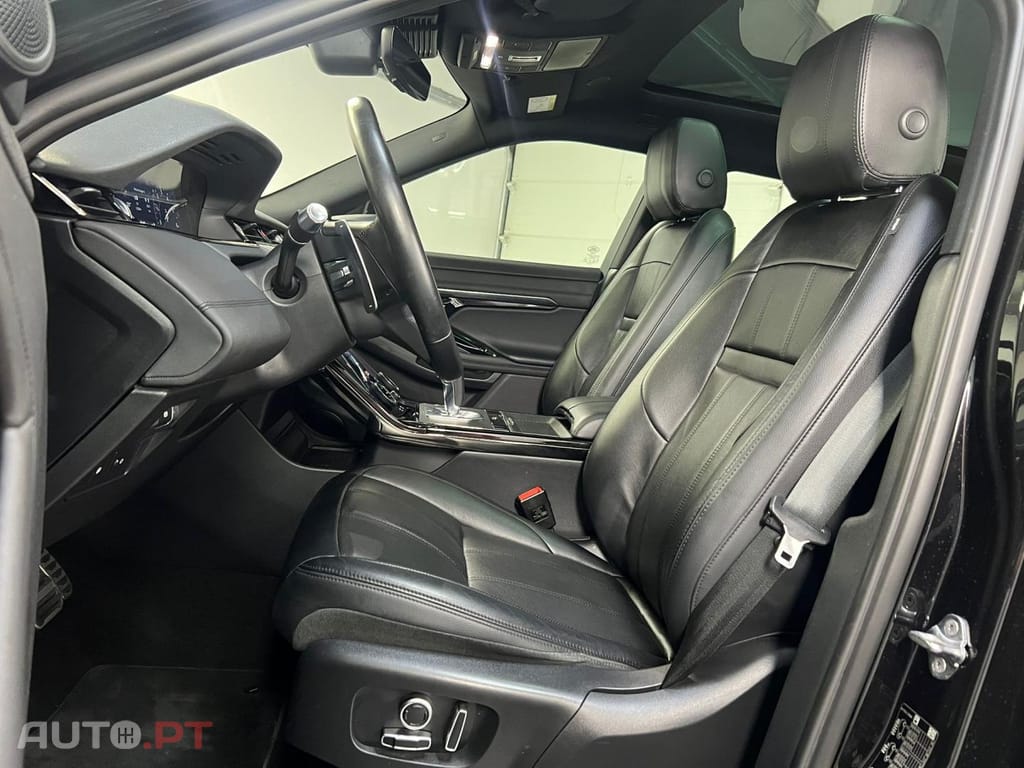 Land Rover Evoque 1.5 I3 PHEV 300 AWD Auto R-Dynamic