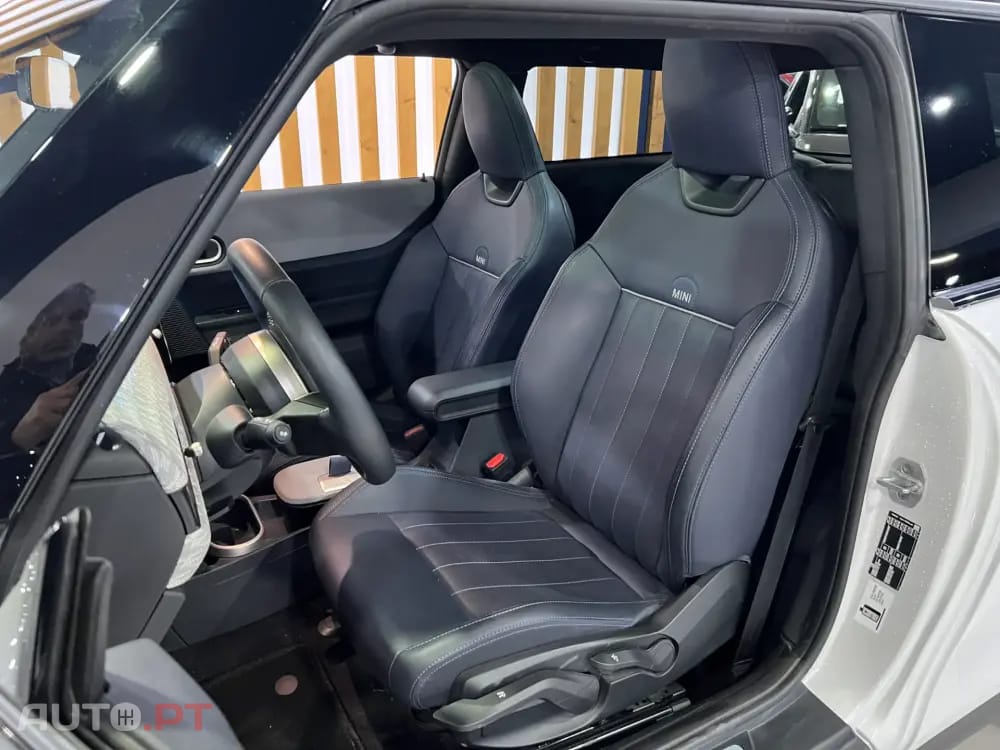 MINI Cooper Cooper C Favoured S