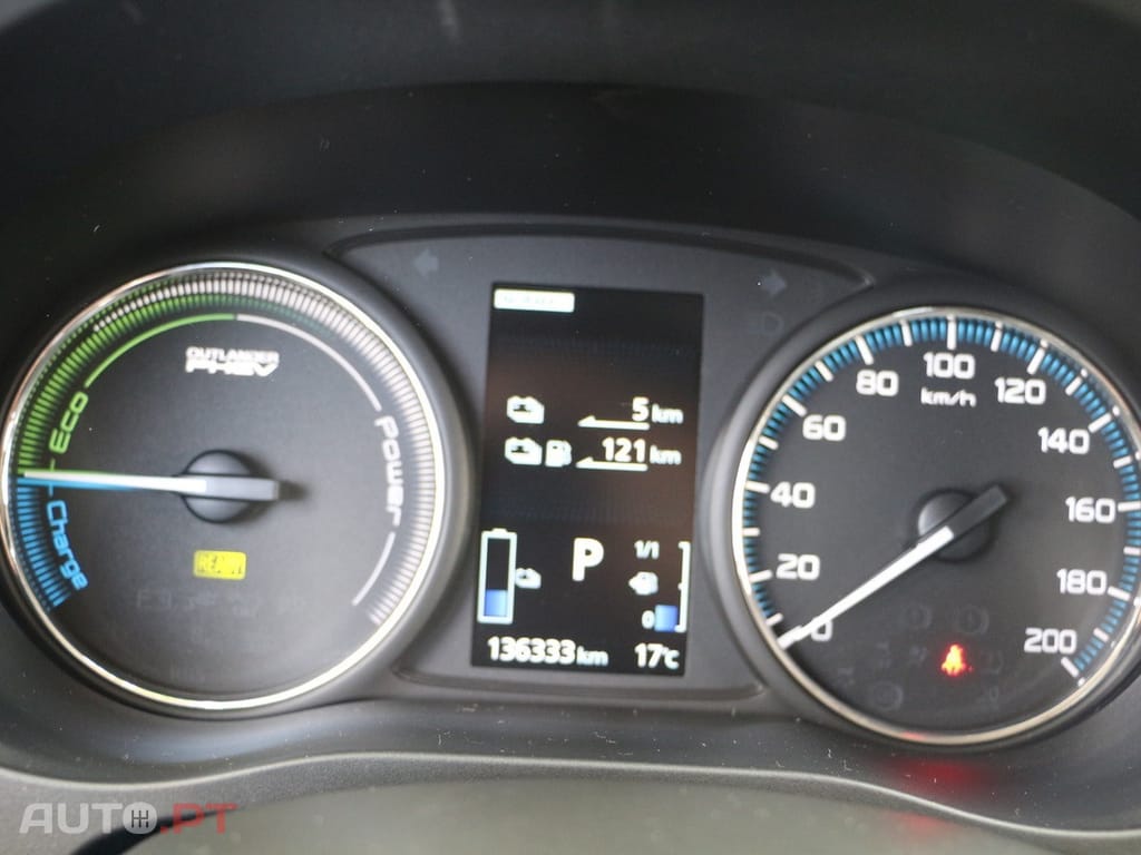 Mitsubishi Outlander 2.0 MIVEC Instyle Navi+