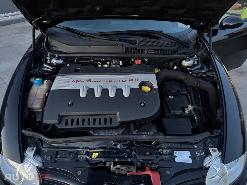 Alfa Romeo 147 1.9 JTD 16V Distinctive