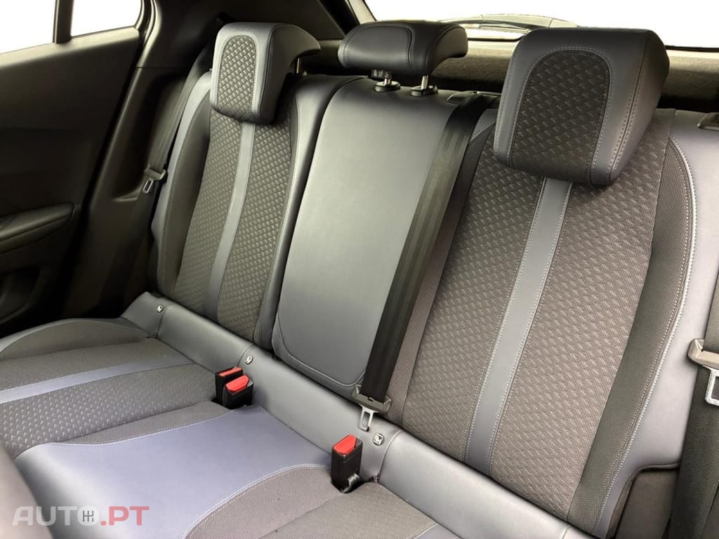 Peugeot 2008 1.2 PureTech Allure