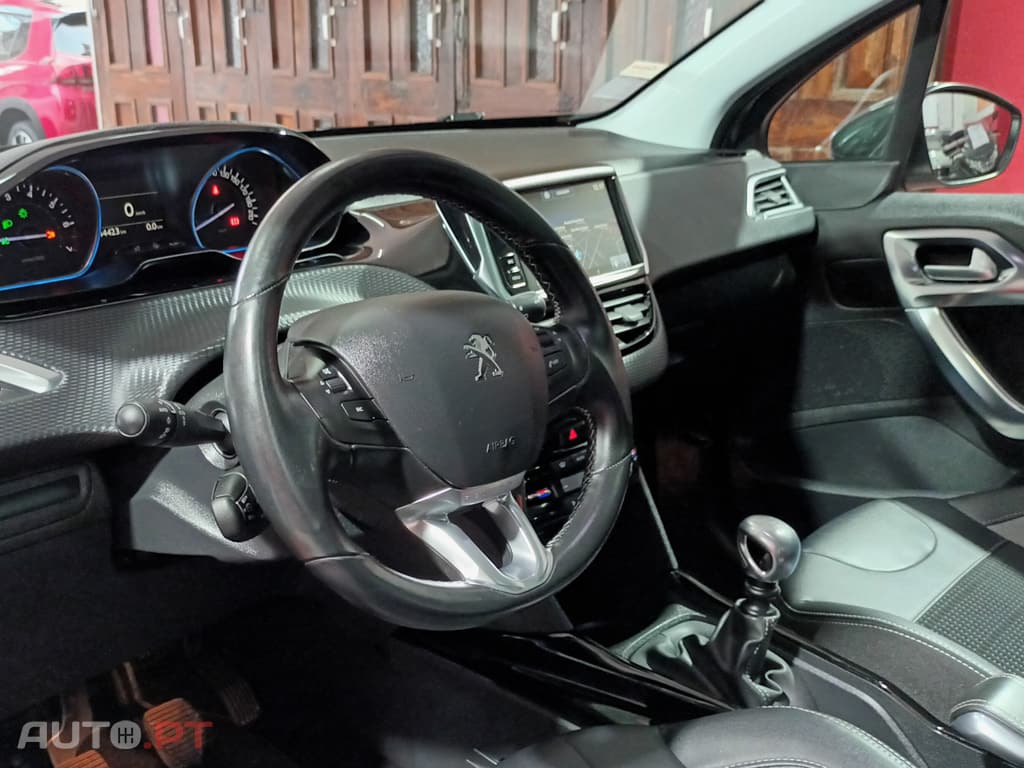 Peugeot 2008 1.2 Puretech Allure