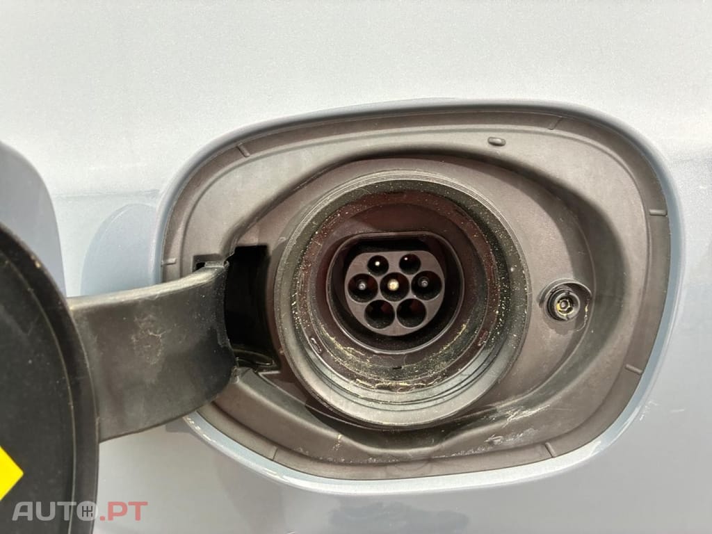 Volvo XC60 2.0 T6 PHEV Plus Style Chrome
