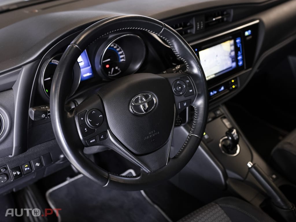 Toyota Auris Touring Sports 1.8 HSD Sport+Navi
