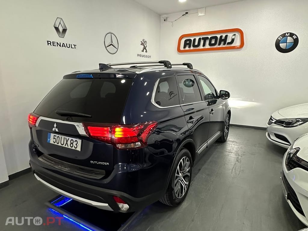 Mitsubishi Outlander 2.2 DI-D Instyle Navi