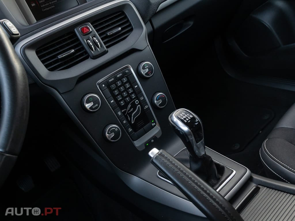 Volvo V40 2.0 D3 Momentum