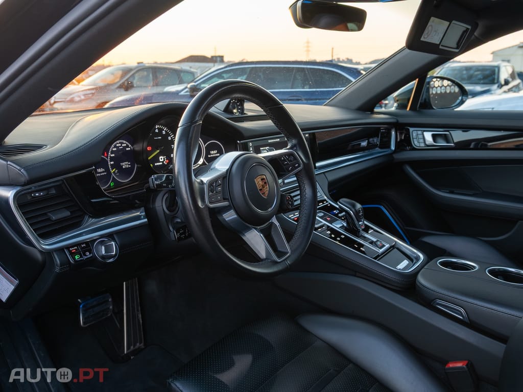 Porsche Panamera 4 E-Hybrid