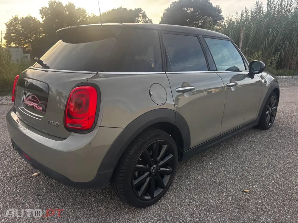MINI Cooper Cooper Premium Yours Auto