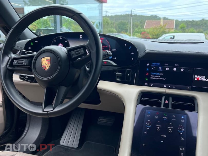 Porsche Taycan 4
